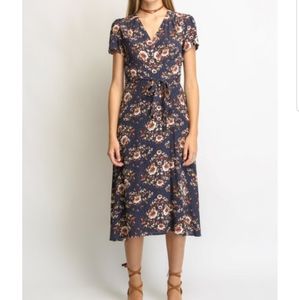Nwt Wayf Berkshire Wrap Midi wrap dress